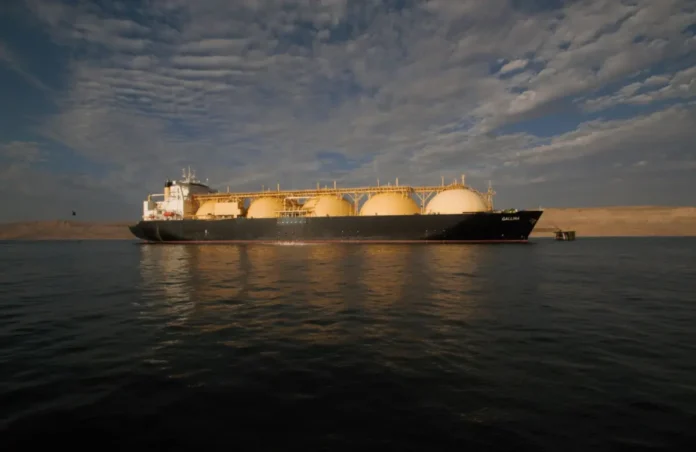 De la escasez al bloqueo: cómo la crisis de Ormuz reconfiguró en abril el mercado mundial del GNL