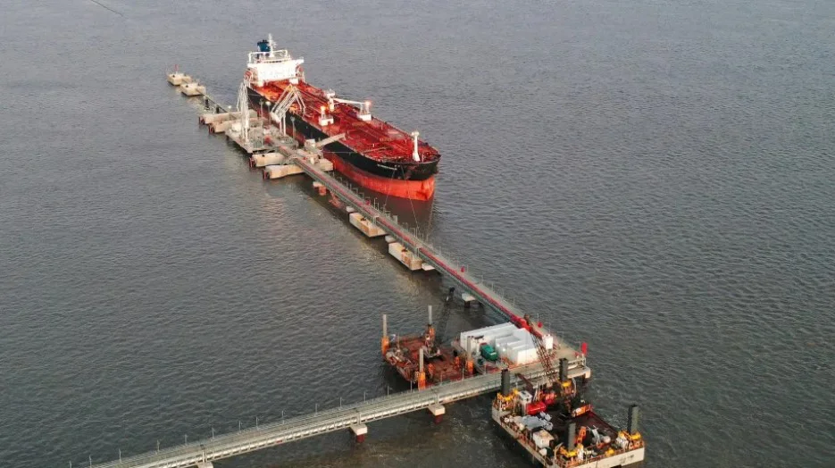 Dos buques cargaron en simultáneo petróleo de Vaca Muerta con destino a Estados Unidos