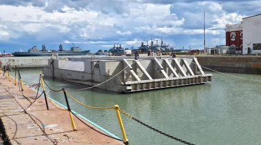 TANDANOR puso en operación una compuerta flotante en el Dique de Carena N.º 2 de la Base Naval Puerto Belgrano