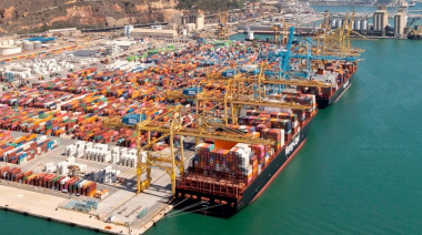 Barcelona creció 5,8% en tráfico de mercancías en los primeros cuatro meses del año impulsado por los líquidos a granel