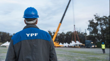 YPF completó en Puerto Quequén una operación clave para el proyecto VMOS