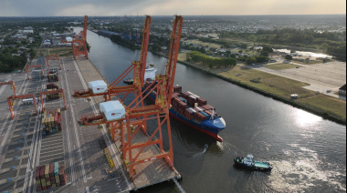 TecPlata incorporó el buque Sinar Sumatera para fortalecer la conectividad con Asia