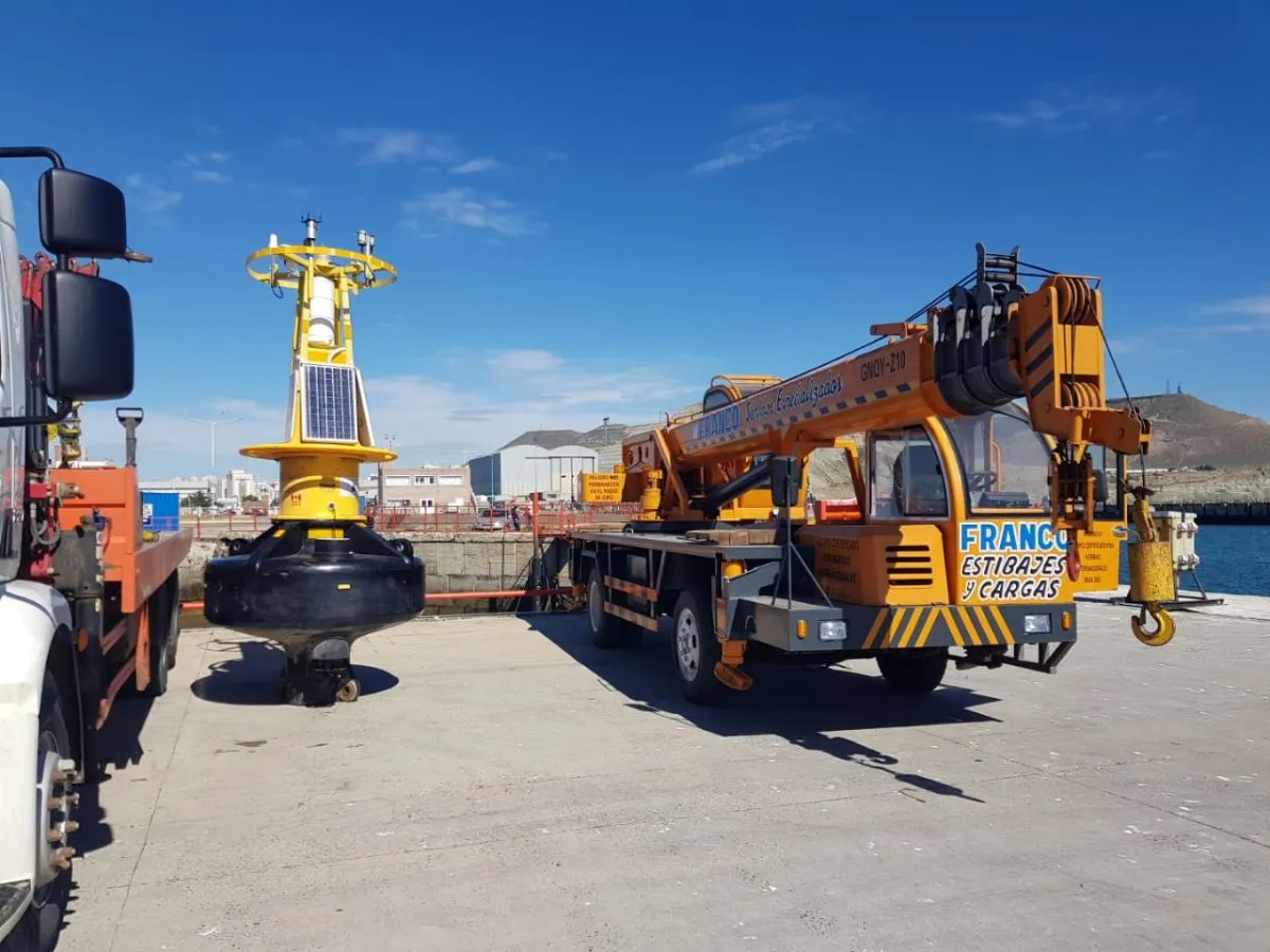 Instalaron una boya oceanográfica en el Puerto de Comodoro Rivadavia