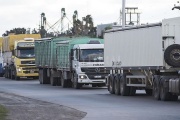 Pongamos un “STOP” para el caos de camiones en los puertos argentinos