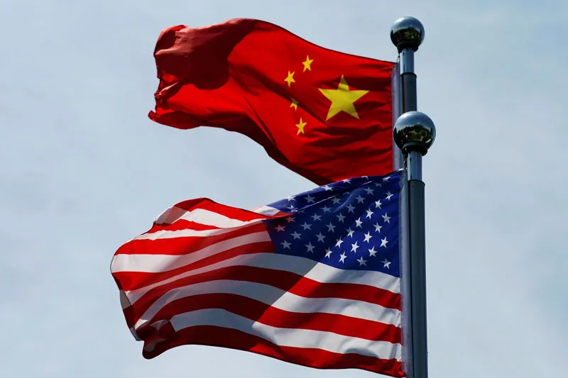 Incertidumbre persiste en la industria marítima global ante la falta de sustancia en el acuerdo EE.UU.-China y tensiones en rutas comerciales