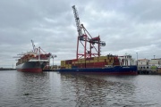 El "Don Toyo", el mayor portacontenedores de la Hidrovía, culminó su viaje inaugural en Puerto Dock Sud