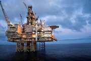YPF se lanza a la exploración offshore de petróleo en el mar Argentino con la esperanza de replicar el "botín" de Namibia