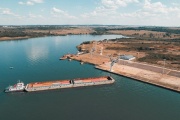 Reunión binacional impulsa proyección internacional del puerto de Posadas con la llegada de Maersk a la Hidrovía del Alto Paraná
