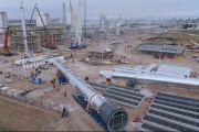 Bahía Blanca: Compañía Mega concreta hitos con montaje de columnas para proyecto NTF