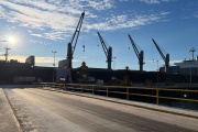 Hito en la Hidrovía: La Zona Franca Santafesina realiza con éxito su primer transbordo de carga