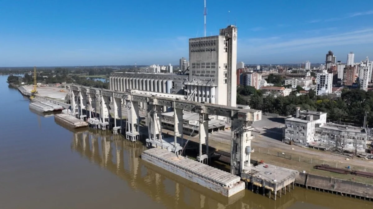 Plan productivo en Santa Fe: El gobernador destacó la estrategia de la logística en puertos y aeropuertos