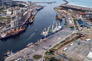 Puerto Quequén registró su mes con mayor actividad del año y acelera el ritmo de exportaciones