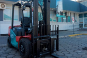 El Puerto de San Nicolás invierte en un autoelevador eléctrico para modernizar sus operaciones