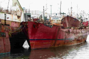 El Puerto de Mar del Plata avanza en la recuperación de espacios con el desguace de buques inactivos