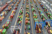 La incertidumbre en el comercio global hace caer los costos de envío de contenedores de Corea del Sur a EE. UU. y Europa