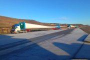 Una operación logística binacional traslada aerogeneradores para el parque eólico más austral del mundo