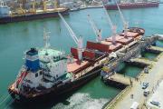El Puerto Quequén inicia la semana con una alta rotación de buques para exportación e importación