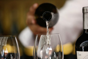 Las exportaciones de vinos chilenos prosperan en Brasil mientras aranceles de EE. UU. frenan la demanda