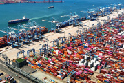 China y Estados Unidos escalan la disputa comercial con nuevas tarifas portuarias