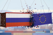 La UE bloquea el acceso a puertos a 117 buques ligados a Rusia.