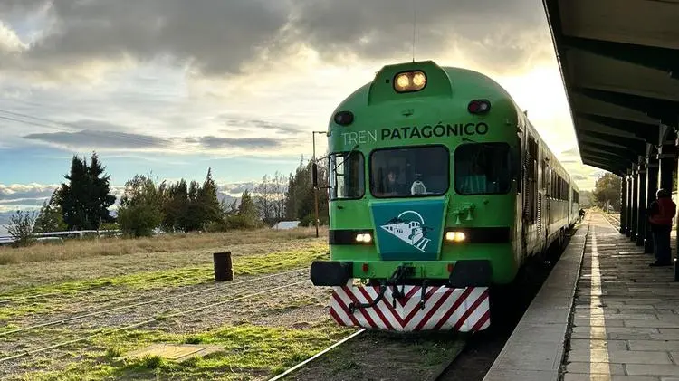 El Tren Patagónico fortalece su infraestructura con 31.600 metros de rieles