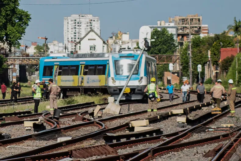 Una falla en el sistema de enclavamiento de 1920, la causa más probable del descarrilamiento en Liniers
