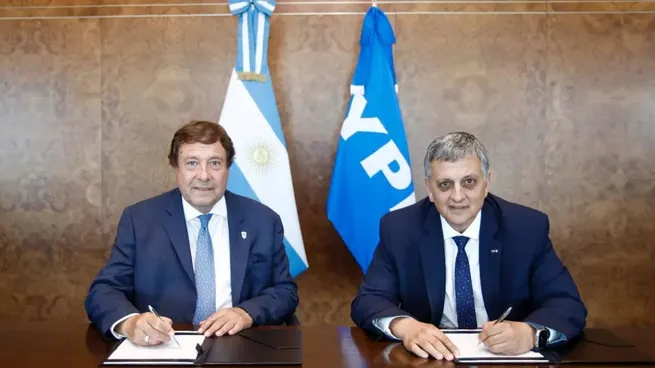 YPF y Río Negro firman acuerdo marco para el desarrollo del proyecto Argentina LNG