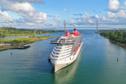 Tránsito inaugural de Virgin Voyages por el Canal de Panamá