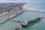 Cuatro buques operan simultáneamente en Puerto Quequén con destinos a Vietnam y España