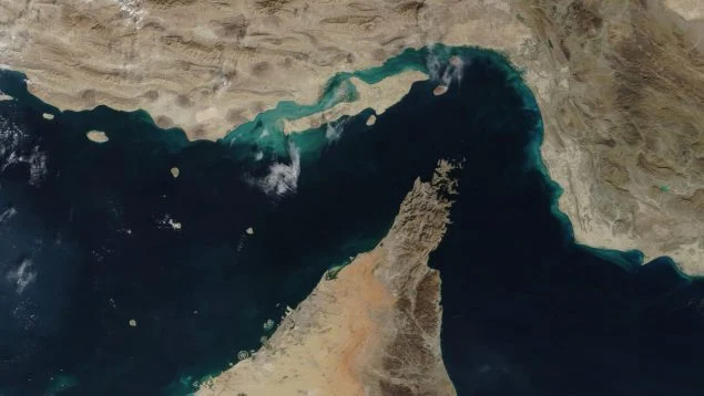 El tráfico marítimo en el estrecho de Ormuz se mantiene en niveles mínimos pese al alto el fuego