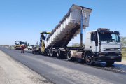 Dos frentes de obra simultáneos avanzan en la rehabilitación integral de la Ruta Provincial 6 en Córdoba
