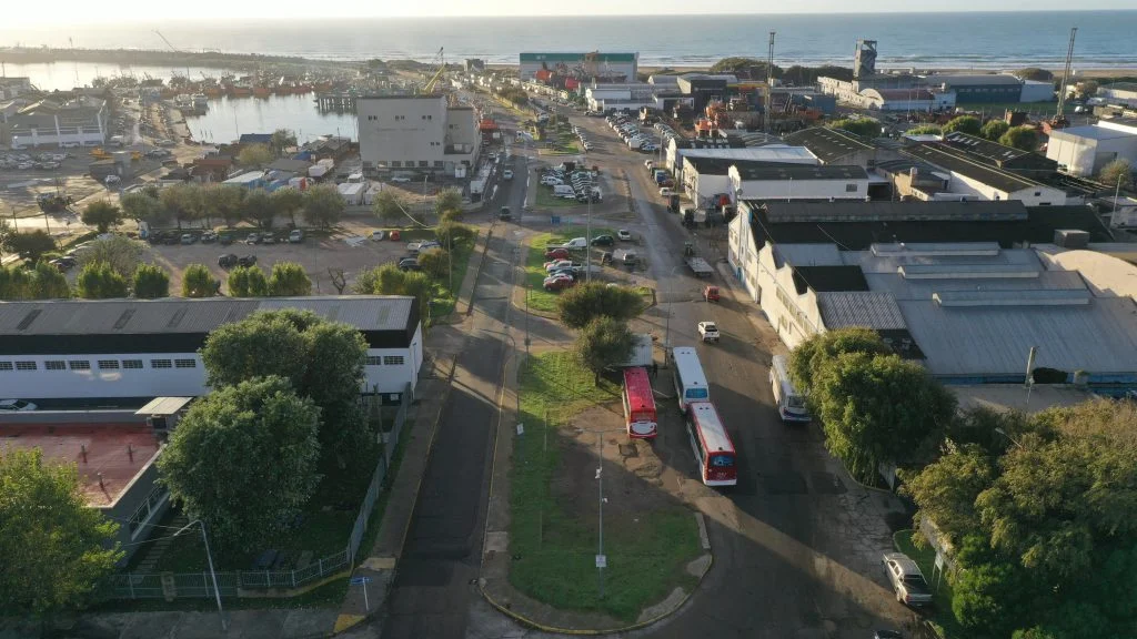 El Puerto de Mar del Plata avanza en una nueva etapa de su plan de reordenamiento de tránsito con nuevos reductores de velocidad