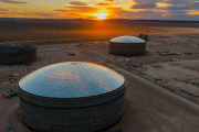 VMOS completó el montaje del segundo domo geodésico en la Terminal Punta Colorada