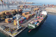 Evergreen se suma al Servicio Chancay Express y retoma operaciones en el terminal de Iquique tras casi cinco años