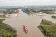 El Puerto La Plata abre una convocatoria para que comerciantes de Berisso y Ensenada sean proveedores oficiales