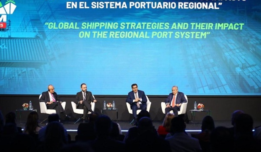 Reconfiguración marítima global: Estrategias navieras y su impacto en la logística portuaria regional