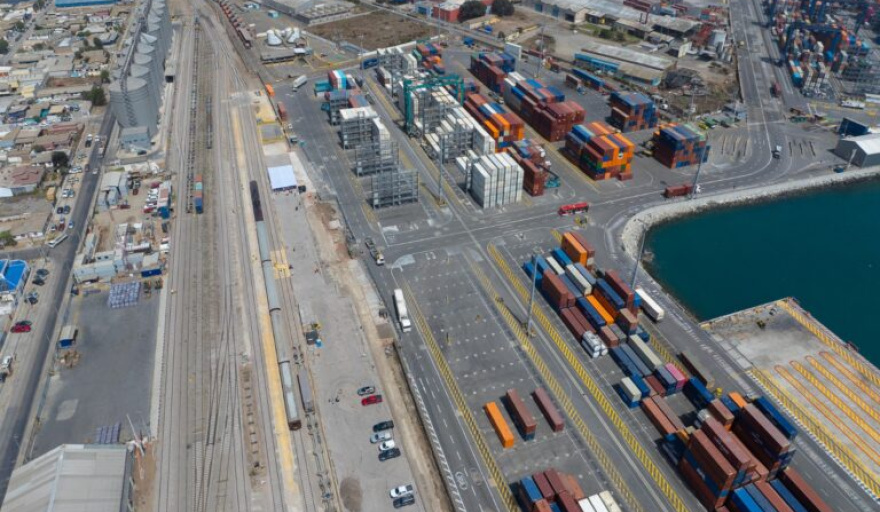 EFE avanza en el terminal ferroportuario de Barrancas y presenta su plan para impulsar el transporte de carga por tren