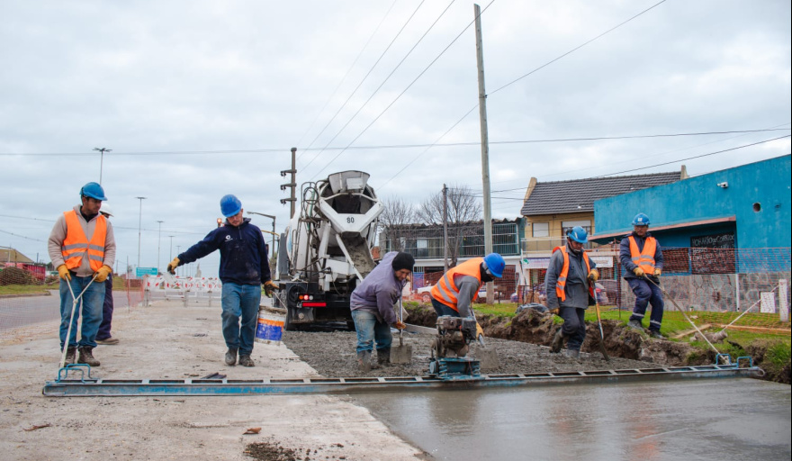 Avanzan las obras de reparación en la avenida Almirante Brown